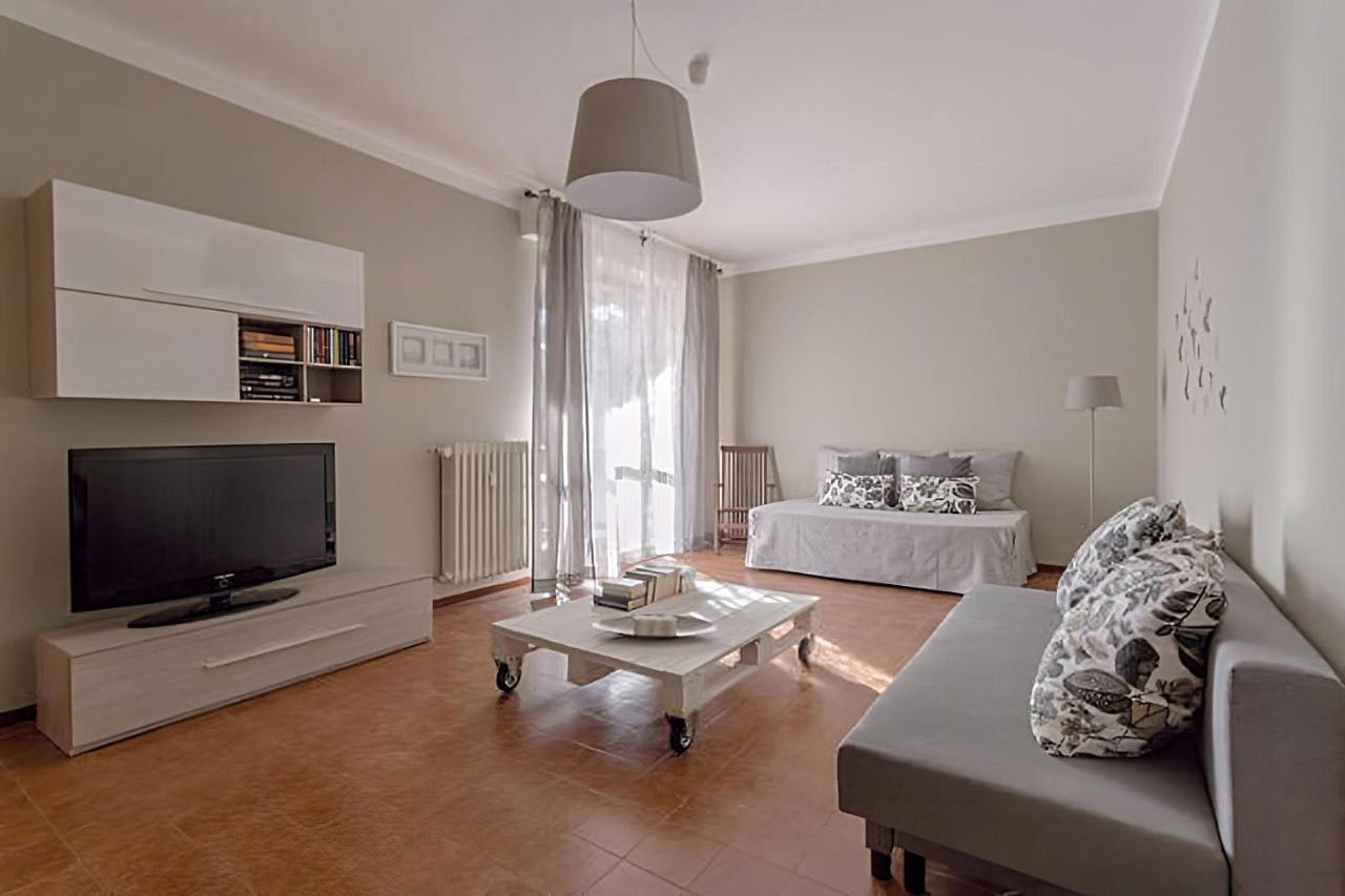 Natural Chic - Close To City Center And Beach - Parking Desenzano del Garda Eksteriør billede