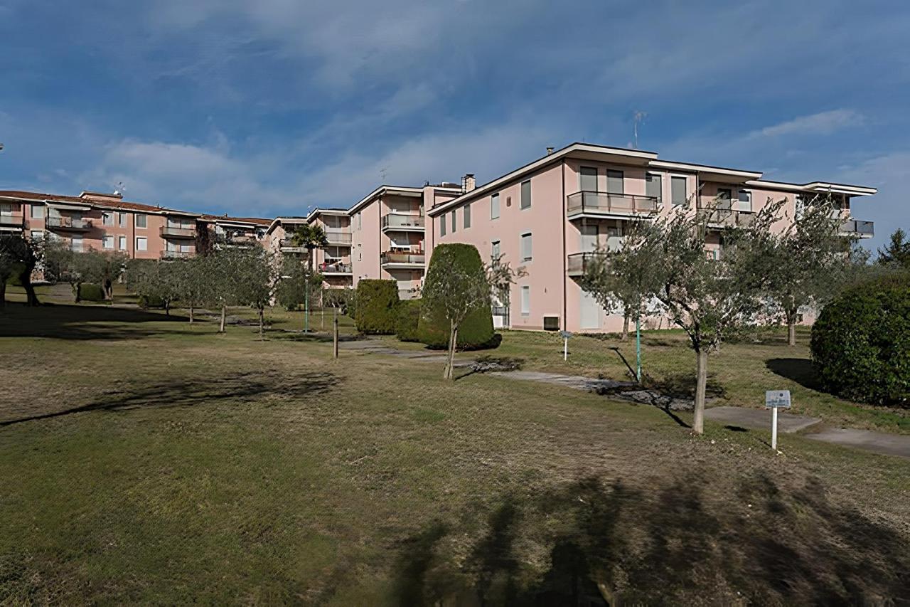 Natural Chic - Close To City Center And Beach - Parking Desenzano del Garda Eksteriør billede